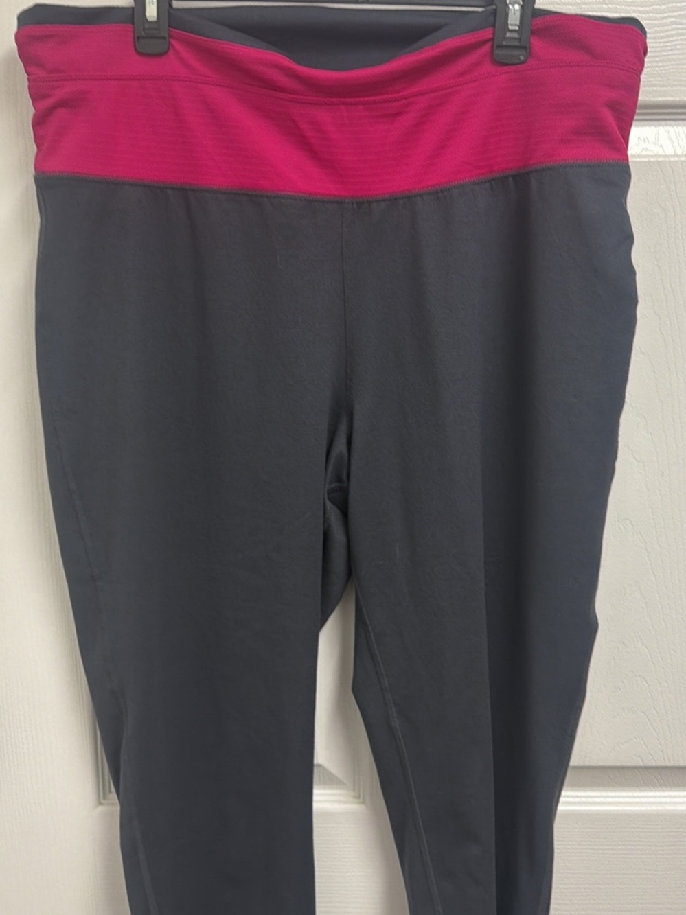 Active wear Leggings - Charcoal and Berry Waistband XL